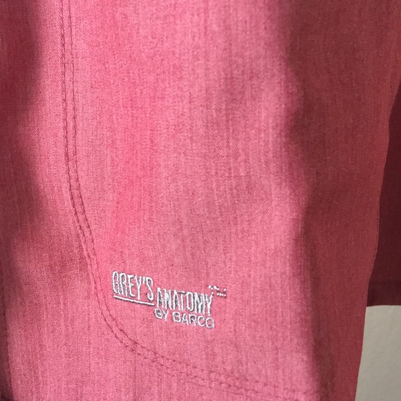 Grey’s Anatomy scrub top XS SET wine shade - Picture 3 of 6